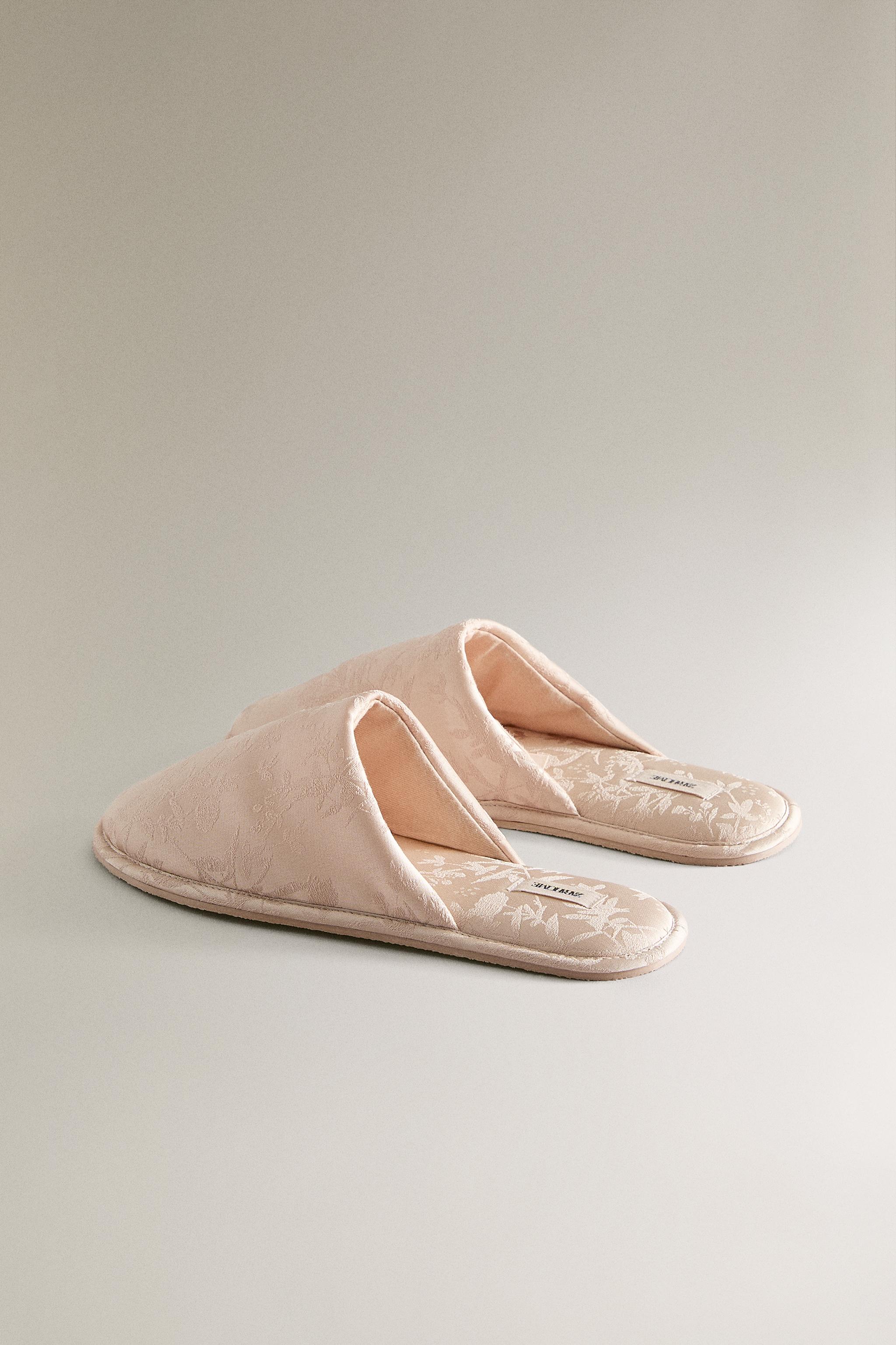 CHAUSSONS OUVERTS À L’ARRIÈRE JACQUARD